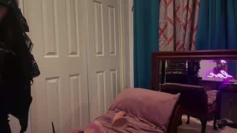 Tori online show from 11/20/25, 05:40