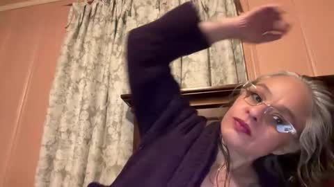 Snapshot of degeneratesaint chatting on 03/17/26, 04:28 Tori online show from 03/17/26, 04:28