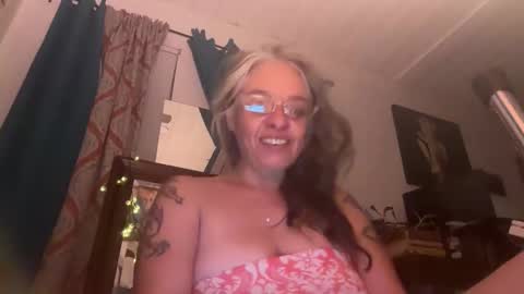 Tori online show from 04/25/26, 02:03