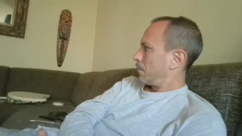 Snapshot of degrandis chatting on 10/05/25, 12:25 Luka Magic online show from 10/05/25, 12:25