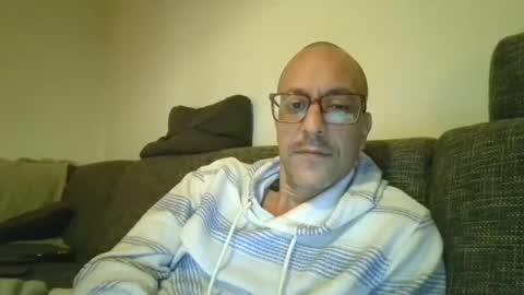 Snapshot of degrandis chatting on 10/26/25, 04:35 Luka Magic online show from 10/26/25, 04:35