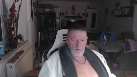 Snapshot of deinprinz2312 chatting on 11/02/25, 04:26 deinprinz2312 online show from 11/02/25, 04:26