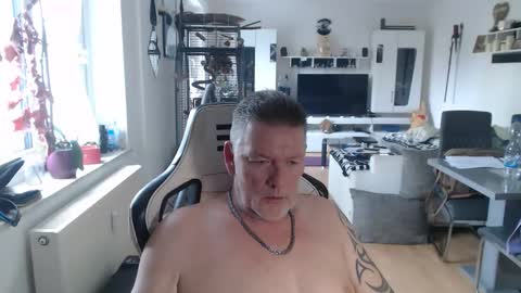 Snapshot of deinprinz2312 chatting on 03/21/26, 12:10 deinprinz2312 online show from 03/21/26, 12:10