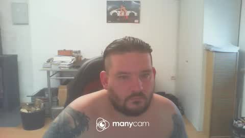 Snapshot of deinspielzeug87 chatting on 12/18/24, 09:04 deinspielzeug87 online show from 12/18/24, 09:04