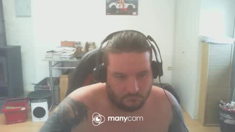 Snapshot of deinspielzeug87 chatting on 02/20/25, 02:46 deinspielzeug87 online show from 02/20/25, 02:46