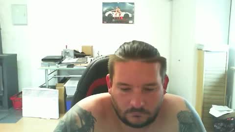 Snapshot of deinspielzeug87 chatting on 09/17/25, 01:02 deinspielzeug87 online show from 09/17/25, 01:02