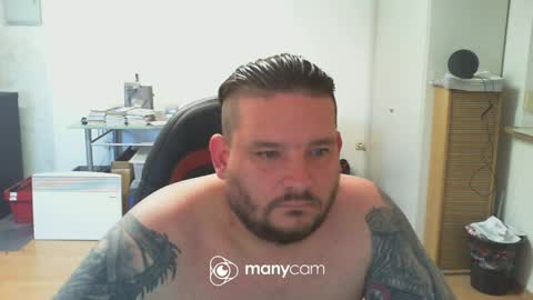 Snapshot of deinspielzeug87 chatting on 04/06/26, 03:57 deinspielzeug87 online show from 04/06/26, 03:57