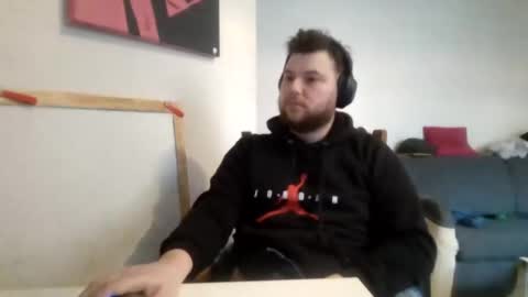 Snapshot of dekumate chatting on 02/11/25, 11:43 dekumate online show from 02/11/25, 11:43