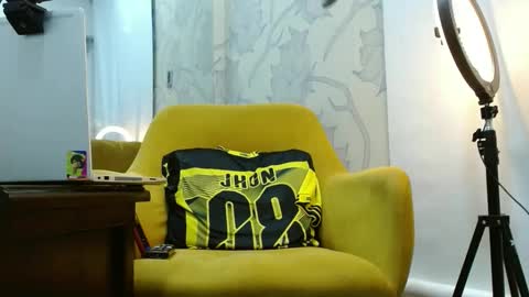 Snapshot of delglo chatting on 10/10/25, 04:55 delglo online show from 10/10/25, 04:55