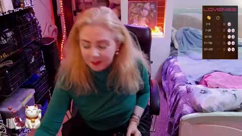 Snapshot of delicecat chatting on 10/22/25, 11:04 Delicacat online show from 10/22/25, 11:04