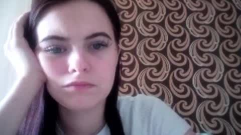 Snapshot of deliciastombaugh chatting on 06/17/26, 05:54 Kiki online show from 06/17/26, 05:54