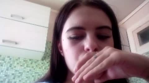 Snapshot of deliciastombaugh chatting on 06/18/26, 09:14 Kiki online show from 06/18/26, 09:14