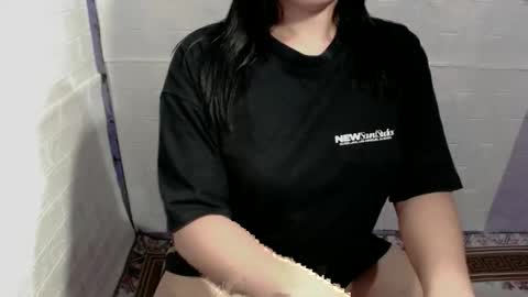 Snapshot of delicious_hanna17 chatting on 02/07/26, 06:11 delicious_hanna17 online show from 02/07/26, 06:11