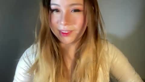 iyalicious online show from 02/18/25, 08:03