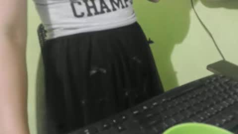 delicious_kitty4u online show from 11/15/25, 04:14