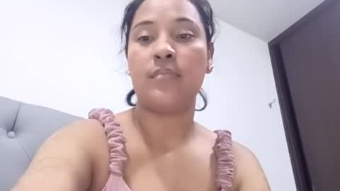 Snapshot of delicious_sarah07 chatting on 07/12/26, 02:02 Sarah online show from 07/12/26, 02:02