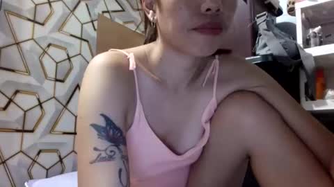 Snapshot of deliciousgirl975840 chatting on 04/24/26, 06:43 deliciousgirl975840 online show from 04/24/26, 06:43