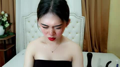 Snapshot of deliciously_sophie chatting on 06/16/26, 02:58 Sophie online show from 06/16/26, 02:58