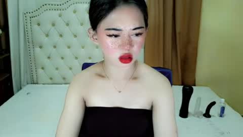 Snapshot of deliciously_sophie chatting on 07/08/26, 02:05 Sophie online show from 07/08/26, 02:05