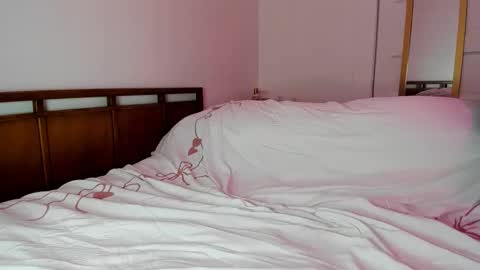 Snapshot of deliciousnoni chatting on 11/27/25, 04:14 deliciousnoni online show from 11/27/25, 04:14