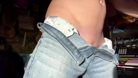 Snapshot of delightfuldance chatting on 09/17/25, 04:03 delightfuldance online show from 09/17/25, 04:03