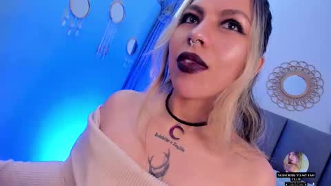 Snapshot of delilah_fix chatting on 10/14/25, 09:04 della online show from 10/14/25, 09:04