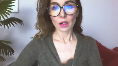delilah_sweet online show from 05/18/26, 04:02