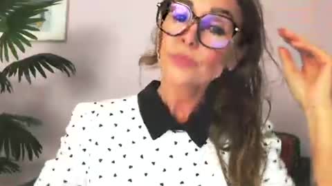 Snapshot of delilah_sweet chatting on 07/27/26, 05:31 delilah_sweet online show from 07/27/26, 05:31