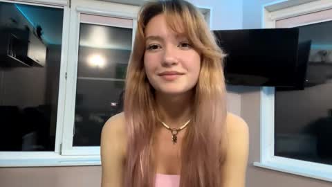 Snapshot of delindakrasnow chatting on 11/11/25, 12:49 Nami online show from 11/11/25, 12:49