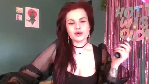 dellacrush_ online show from 02/06/25, 10:59