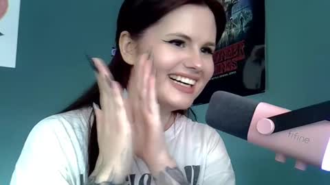 dellacrush_ online show from 02/19/25, 01:50