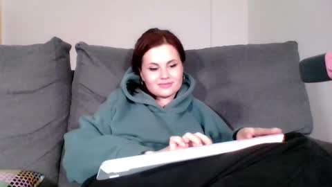 dellacrush_ online show from 03/10/25, 06:23