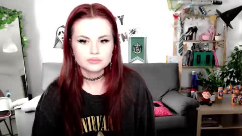 dellacrush_ online show from 10/28/25, 09:35