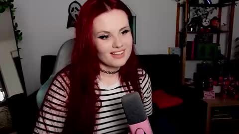 dellacrush_ online show from 11/24/25, 06:07