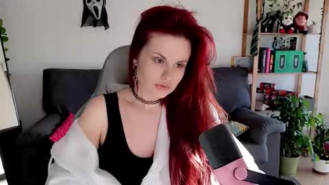 dellacrush_ online show from 12/02/25, 09:14