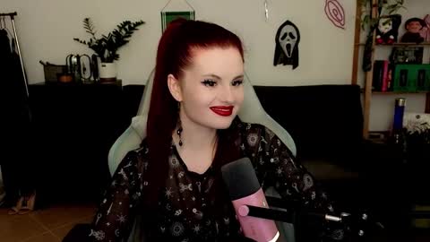 dellacrush_ online show from 12/14/25, 05:07