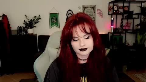 Snapshot of dellacrush_ chatting on 02/21/26, 06:42 dellacrush_ online show from 02/21/26, 06:42