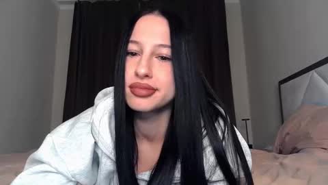 delly_love online show from 10/05/25, 08:51