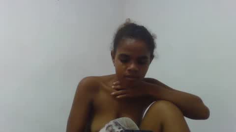 Snapshot of delphineee chatting on 03/06/26, 06:54 delphine online show from 03/06/26, 06:54