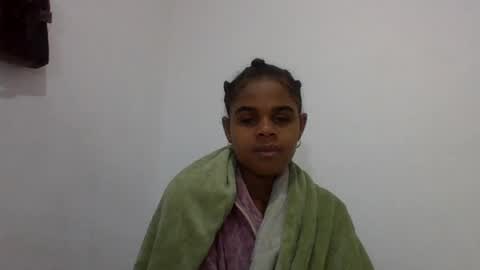 delphine online show from 06/17/26, 03:42