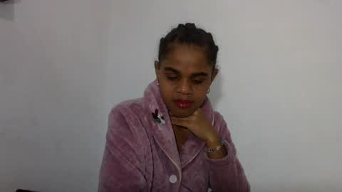 delphine online show from 06/17/26, 03:46