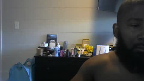 Snapshot of delta7012 chatting on 12/21/24, 03:42 delta7012 online show from 12/21/24, 03:42