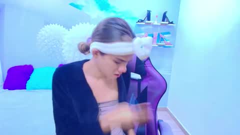 DEMI online show from 01/13/26, 11:48