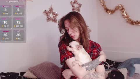 Snapshot of demiamour chatting on 12/21/24, 08:18 Demi. not your babybabebb and other shit online show from 12/21/24, 08:18