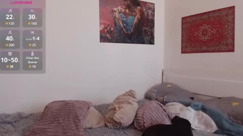 Snapshot of demiamour chatting on 02/20/25, 09:33 Demi. not your babybabebb and other shit online show from 02/20/25, 09:33