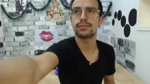 Snapshot of demian_val_4 chatting on 12/17/24, 08:21 demian_val_4 online show from 12/17/24, 08:21