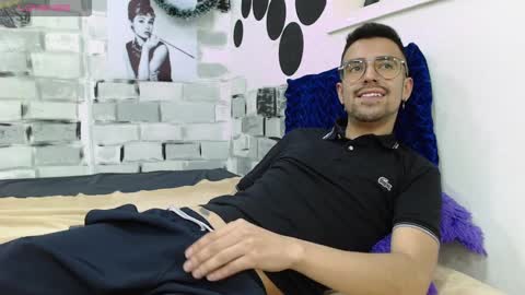 Snapshot of demian_val_4 chatting on 12/21/24, 04:57 demian_val_4 online show from 12/21/24, 04:57