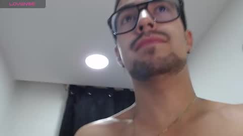 Snapshot of demian_val_4 chatting on 02/18/26, 12:12 demian_val_4 online show from 02/18/26, 12:12