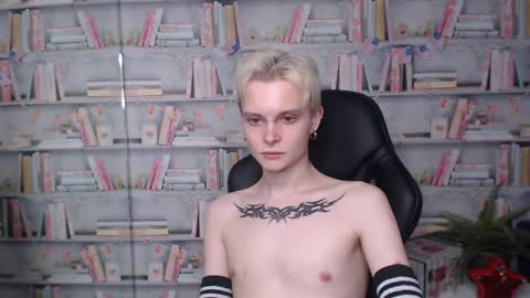 Snapshot of demianenglen chatting on 03/05/25, 04:02 demianenglen online show from 03/05/25, 04:02