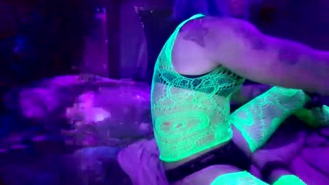 Snapshot of demondelight666 chatting on 12/22/25, 01:19 Demondelight666 online show from 12/22/25, 01:19